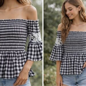 Hollister, top XS, black and white, great condition